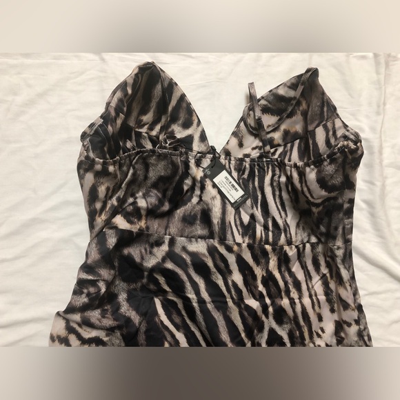 LEOPARD 🐆 PRINT STRAPPY CORSET MAXI DRESS - Picture 10 of 12